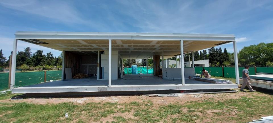 OBRA: CASA COUNTRY AZHARES DEL PARANA, FIGUIERAS